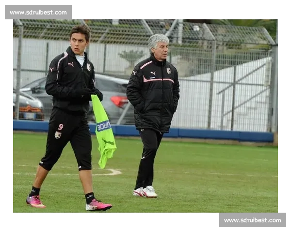 加斯佩里尼力挺迪巴拉:他是前锋,绝非边锋 加斯佩里尼力挺迪巴拉:他是前锋,绝非边锋