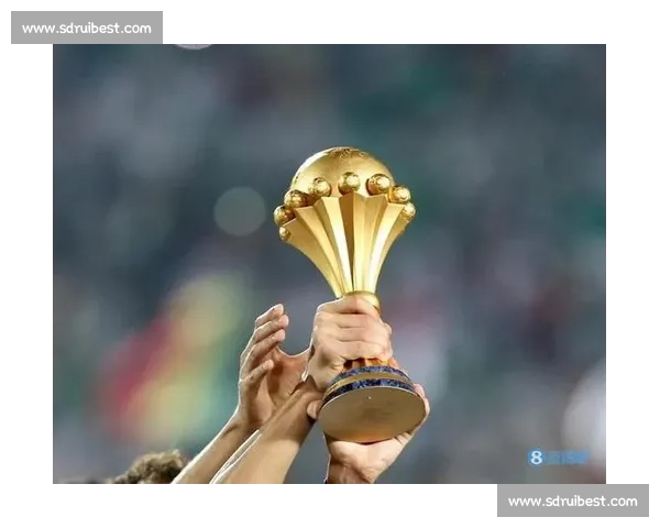 塞拉利昂设计师笔下的阿森纳:客场球衣里的非洲情书 塞拉利昂设计师笔下的阿森纳:客场球衣里的非洲情书