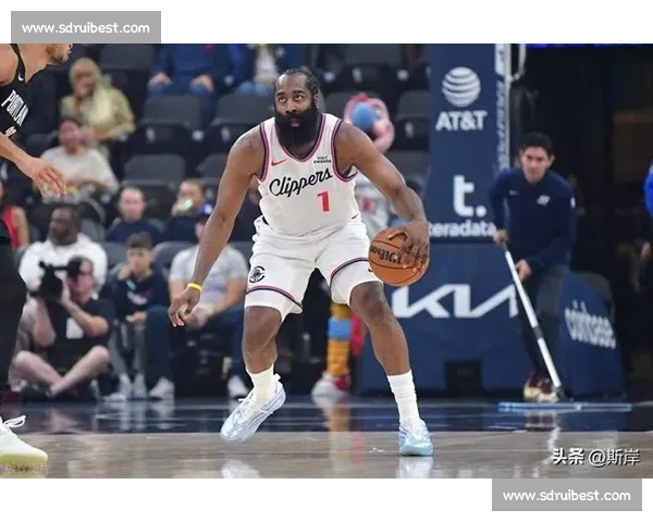 开拓者 107-114 快船 杨瀚森 4 分 20 秒砍 2 分 开拓者 107-114 快船 杨瀚森 4 分 20 秒砍 2 分